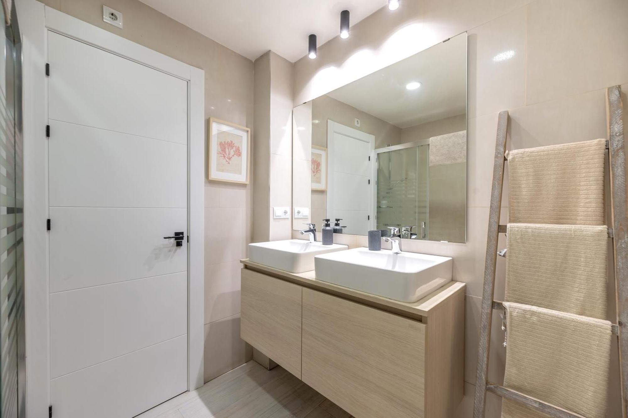 Victoria 16 Premium By Nagoa Homes Málaga Dış mekan fotoğraf