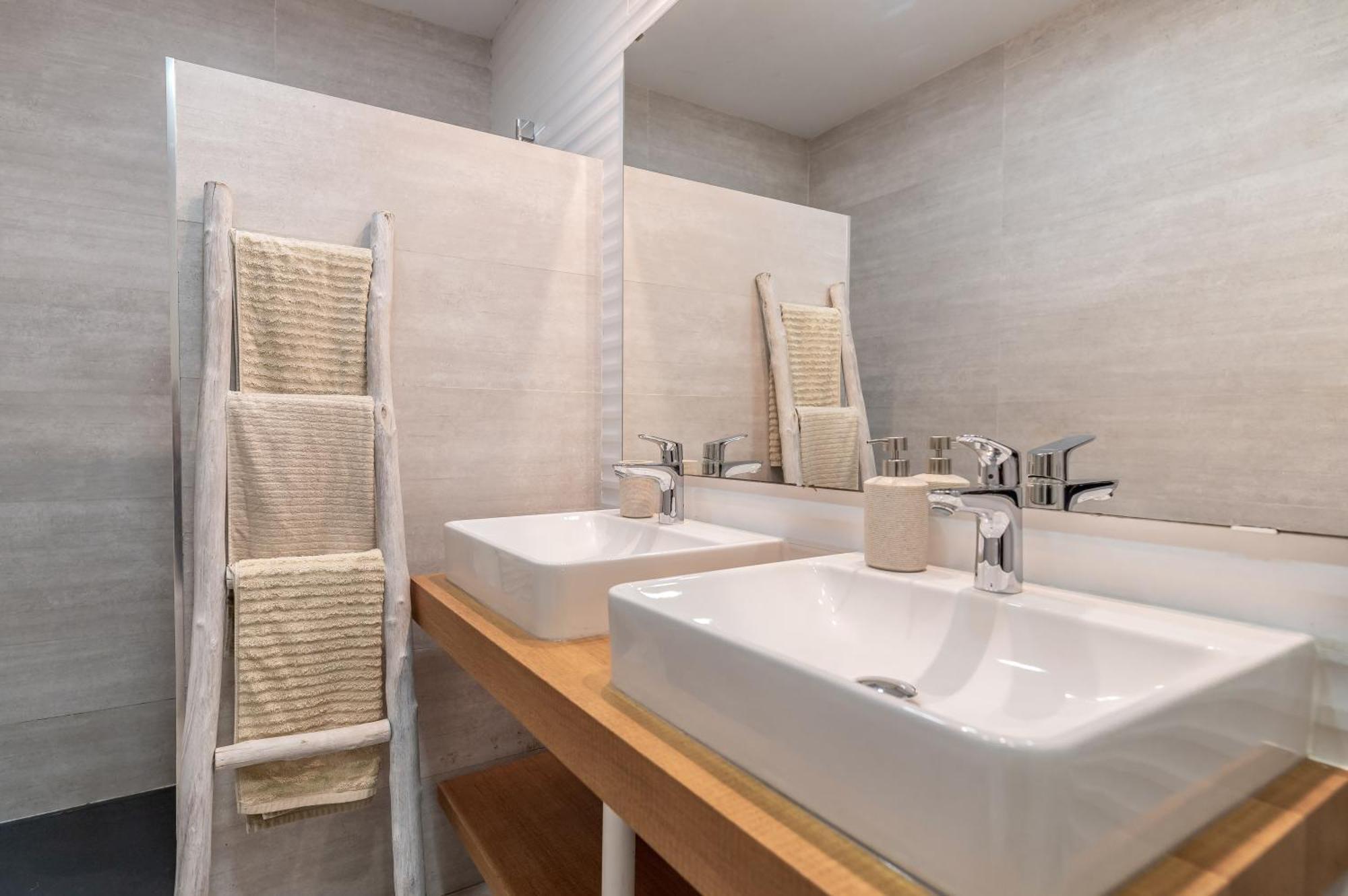 Victoria 16 Premium By Nagoa Homes Málaga Dış mekan fotoğraf