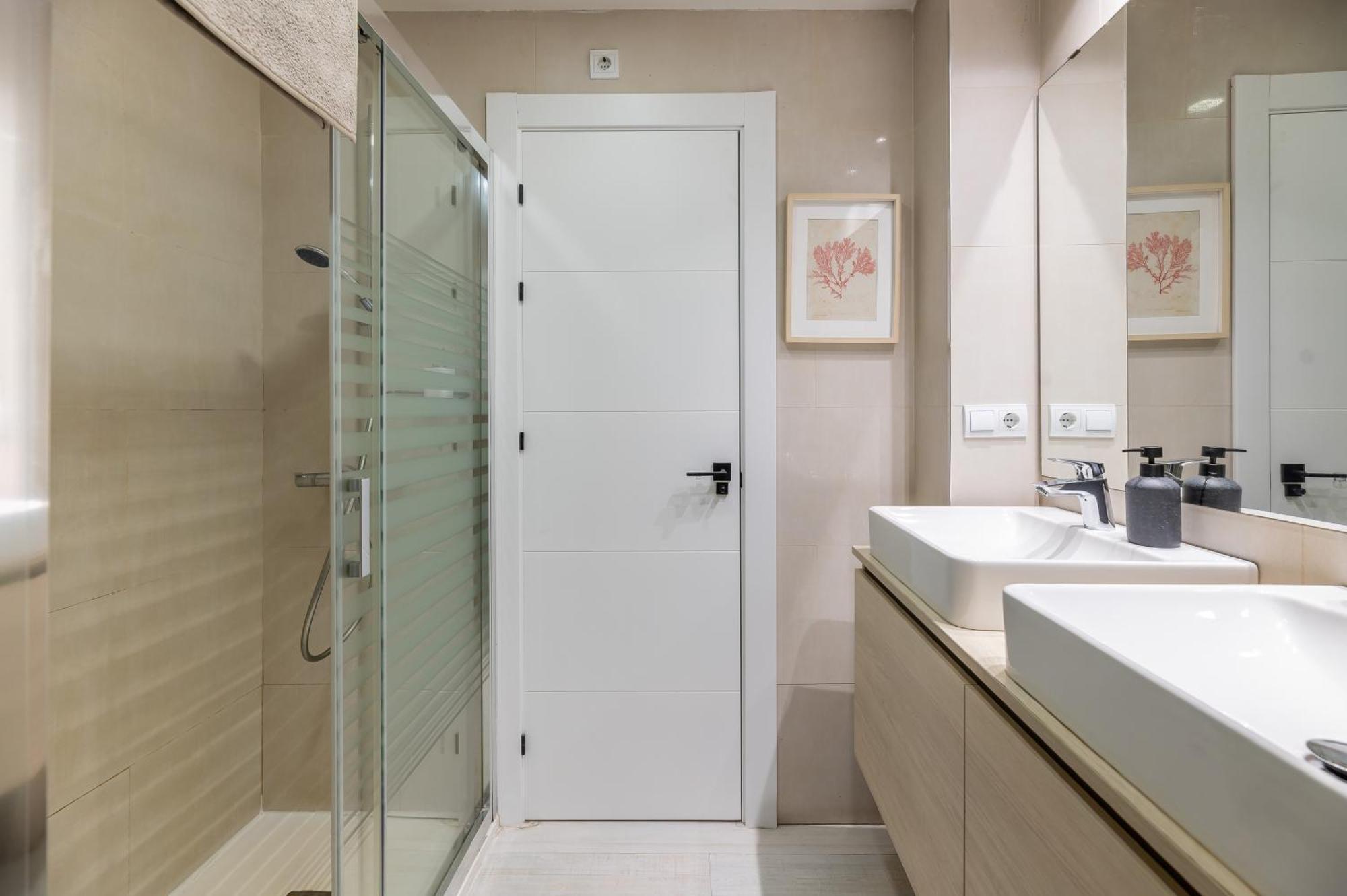 Victoria 16 Premium By Nagoa Homes Málaga Dış mekan fotoğraf
